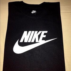 Nike shirt black and white new never used